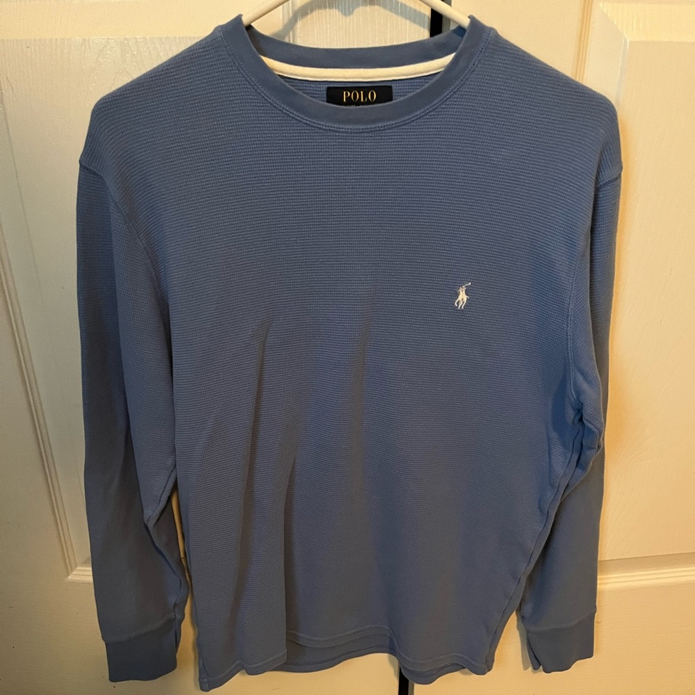 Like new cotton waffle crew neck. Long sleeve. Polo emblem on front left. Med